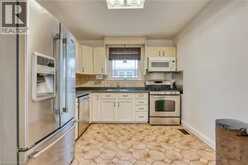 27 DELEVAN Crescent | Hamilton Ontario | Slide Image Nine