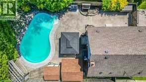 27 DELEVAN Crescent | Hamilton Ontario | Slide Image Three