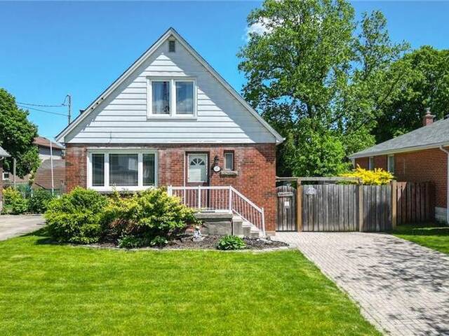 27 DELEVAN Crescent Hamilton Ontario, L9A 4A8 - 3 Bedrooms Home For Sale