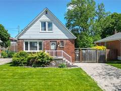 27 DELEVAN Crescent Hamilton Ontario, L9A 4A8