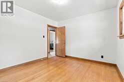 184 MURDOCK Avenue | Waterloo Ontario | Slide Image Sixteen