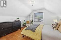 18 IPSWICH Place | Hamilton Ontario | Slide Image Eighteen
