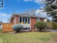 27 BLENHEIM Drive Hamilton Ontario, L8E 1W1