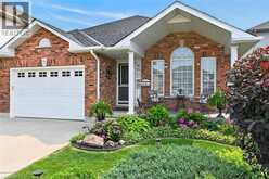 25 ERIC BURKE Court | Hamilton Ontario | Slide Image Three