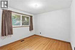 44 MCDONALD Court | Waterdown Ontario | Slide Image Thirteen