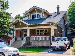 121 EASTBOURNE Avenue Hamilton Ontario, L8M 2M9