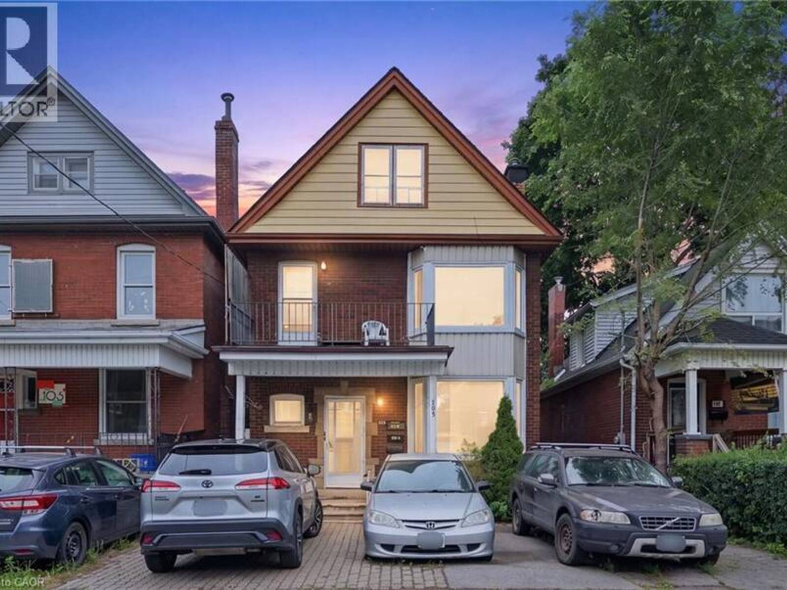 105 ROSEMONT Avenue, Hamilton, Ontario L8L 2M6
