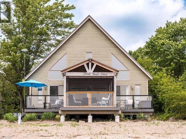 50 GRAND RIVER Line Lowbanks Ontario, N0A 1K0 - 3 Bedrooms Waterfront Home For sale