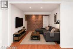 100 MOUNTAIN Avenue N | Hamilton Ontario | Slide Image Thirty-six