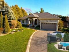 2 IRONGATE Drive Paris Ontario, N3L 4G4