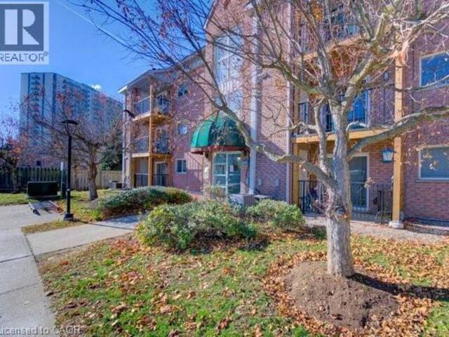 3085 KINGSWAY Drive Unit# 27 Kitchener Ontario, N2C 2P1 - 2 Bedrooms Condo For Sale
