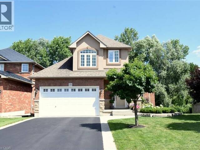 71 NAOMI Court Ancaster Ontario, L9G 5E4 - 5 Bedrooms Home For Sale