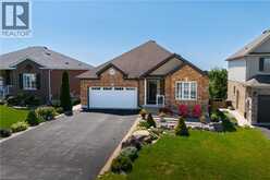 29 ENGLISH Crescent | Blandford-Blenheim Ontario | Slide Image Four