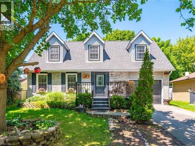 34 PEACHTREE Crescent Cambridge Ontario, N1S 4W5 - 4 Bedrooms Home For Sale