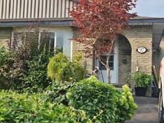 97 GUILDWOOD Drive Hamilton Ontario, L9C 6S3