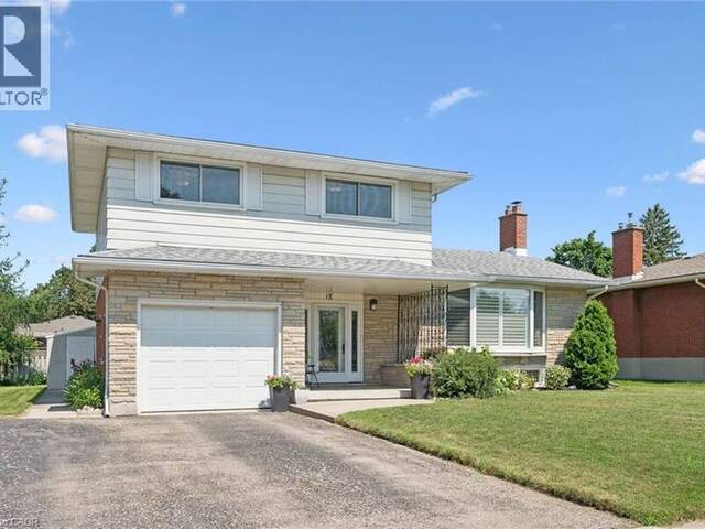 18 STRATHCONA Crescent Kitchener Ontario, N2B 2W6 - 3 Bedrooms Home For Sale