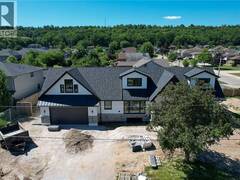 24 ROYCE Avenue Hamilton Ontario, L8G 3B5