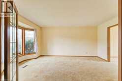 27 WALMER Gardens | London Ontario | Slide Image Four