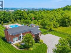 10 AZALEA Court Hamilton Ontario, L8J 1K4