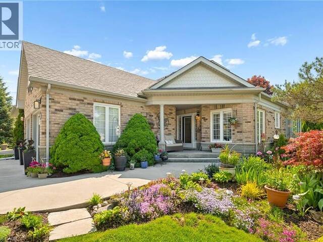 147 REIBER Court Waterloo Ontario, N2L 6N2 - 3 Bedrooms Home For Sale