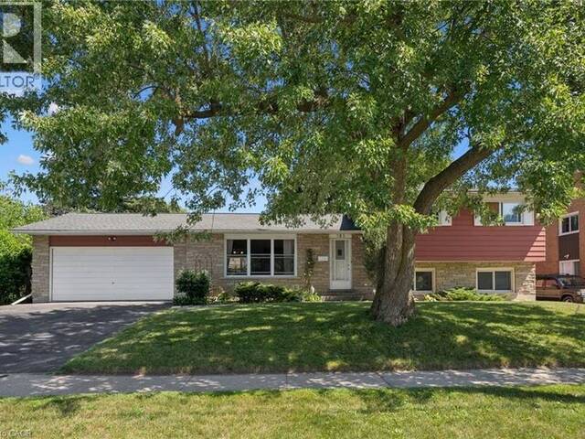 153 FOURTH Avenue Kitchener Ontario, N2C 1P3 - 4 Bedrooms Home For Sale