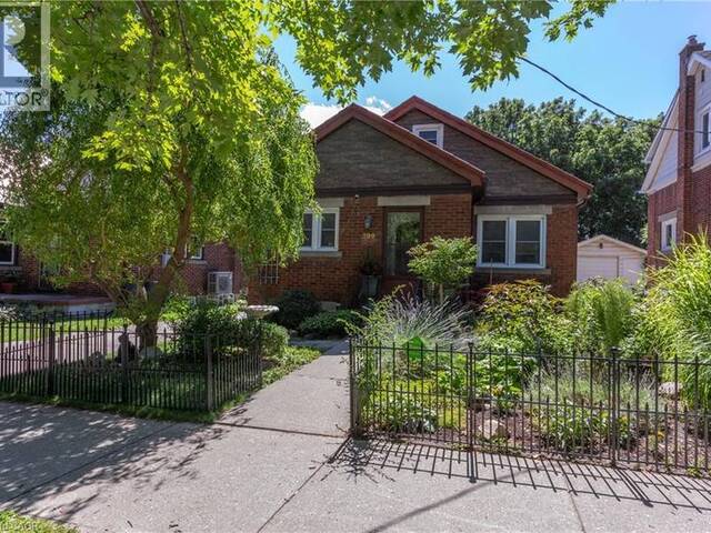 299 PARK Street Kitchener Ontario, N2G 1N2 - 3 Bedrooms Home For Sale