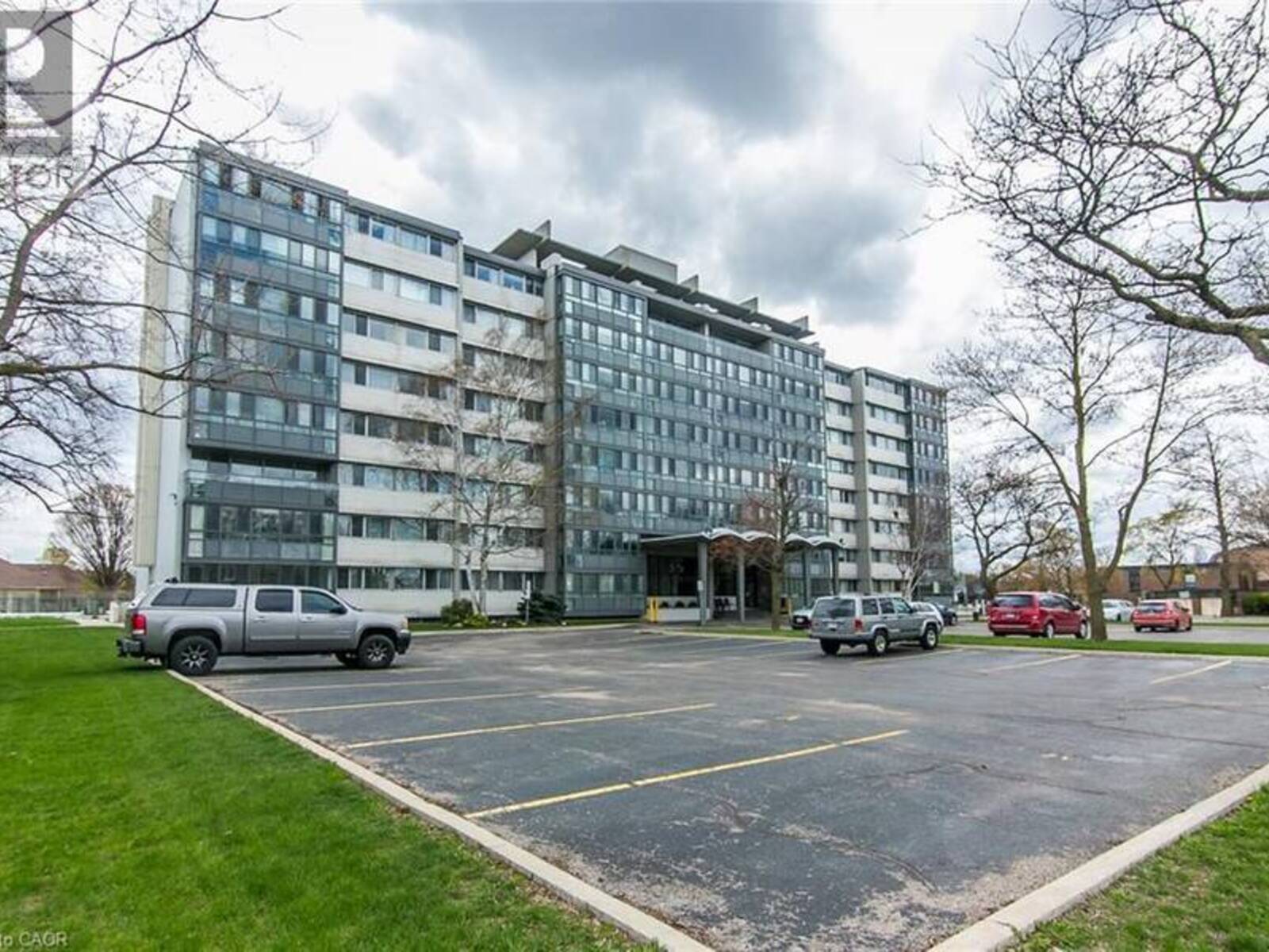 24 MIDLAND Drive Unit# 402, Kitchener, Ontario N2A 2A8