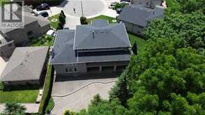 35 GLEN PARK Court | Hamilton Ontario | Slide Image Five