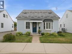 38 TENTH Avenue Brantford Ontario, N3S 1E9