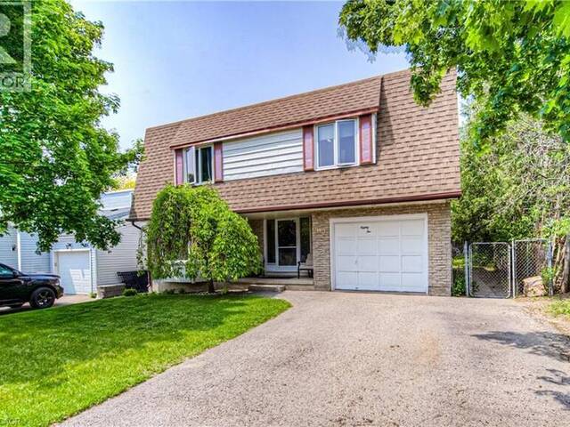 82 ROSENEATH Crescent Kitchener Ontario, N2E 1V9 - 3 Bedrooms Home For Sale