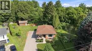10 TAYLOR Crescent | Dundas Ontario | Slide Image One