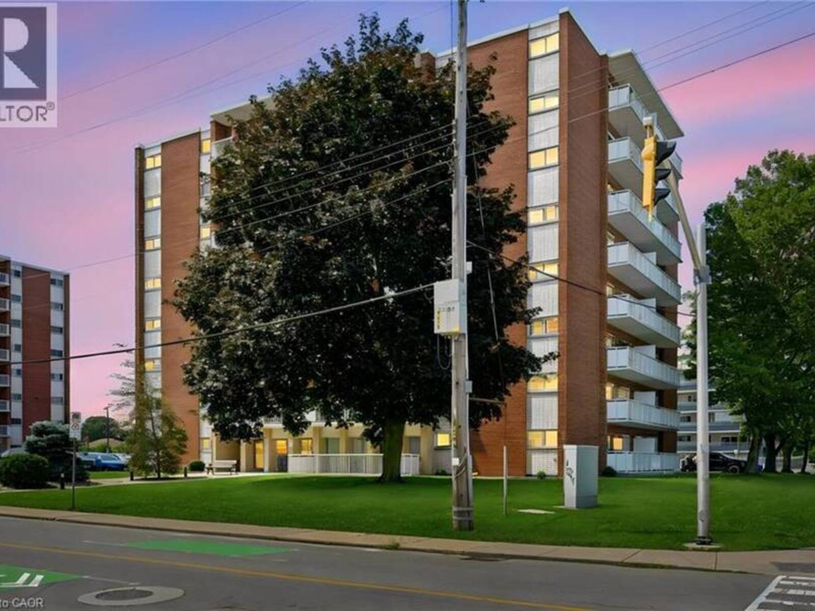 8 WOODMAN Drive S Unit# 708, Hamilton, Ontario L8K 4C9