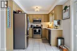 213 FELLOWES Crescent | Waterdown Ontario | Slide Image Ten
