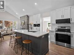 1041 SHEPHERD'S Drive Burlington Ontario, L7T 3R4