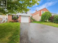 128 MACATEE Place Cambridge Ontario, N1R 6Z8