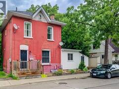 38 ROSE Avenue Brantford Ontario, N3S 2M2