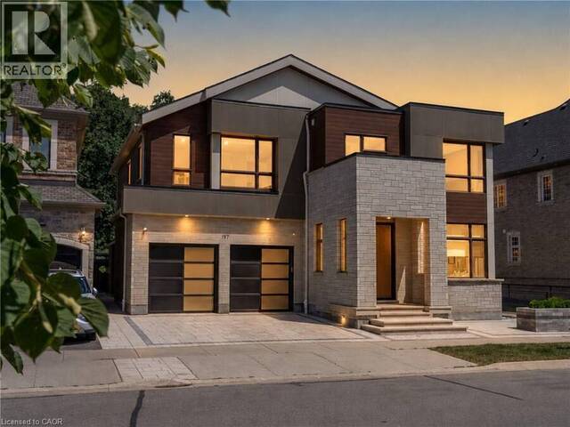 197 POLLY Drive Oakville Ontario, L6M 5K2 - Property For Sale