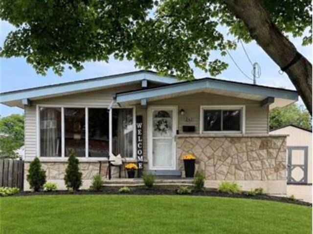 241 THORNER Drive Hamilton Ontario, L8V 2M6 - 3 Bedrooms Home For Sale