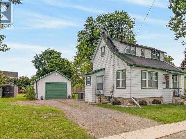 176 CROSS Street E Dunnville Ontario, N1A 1B8 - 2 Bedrooms Home For Sale