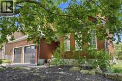 131 HUNTINGWOOD Avenue | Hamilton Ontario | Slide Image Five