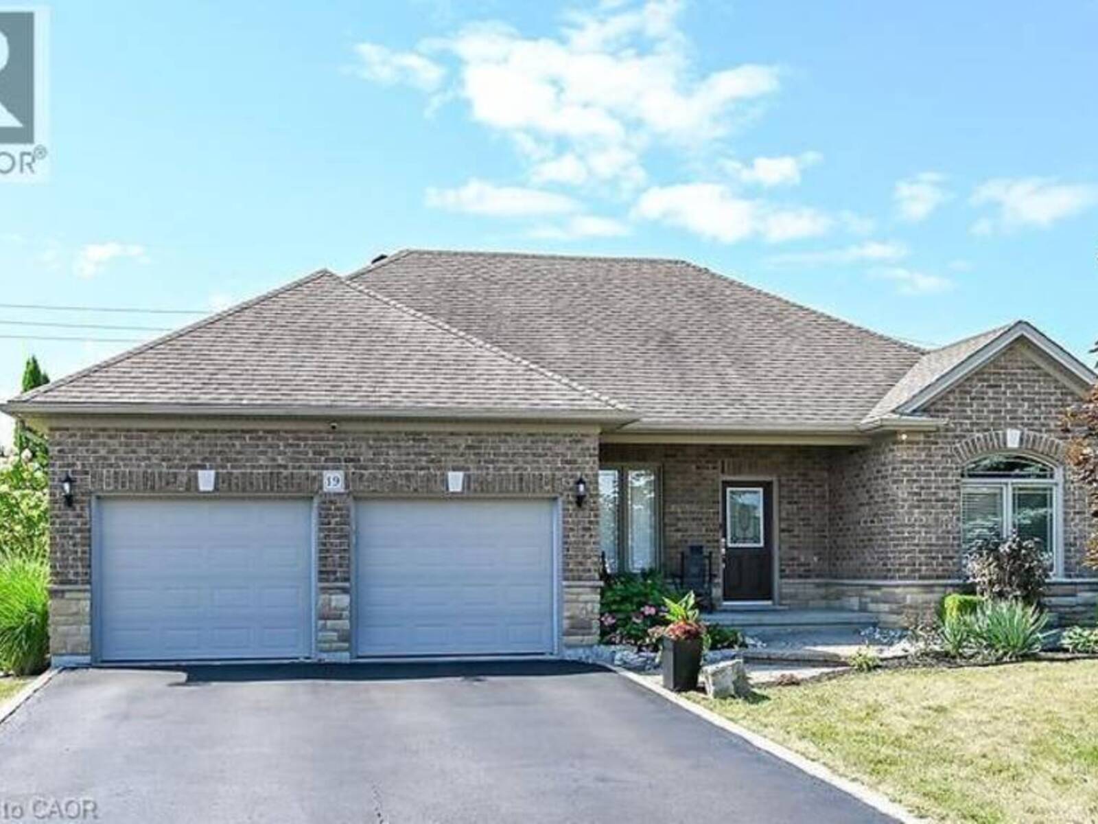 19 SPARROW Way, Port Dover, Ontario N0A 1N5