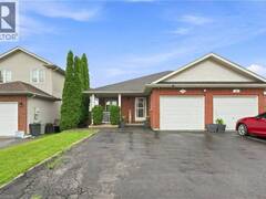 13 GOLDEN ACRES Drive Smithville Ontario, L0R 2A0