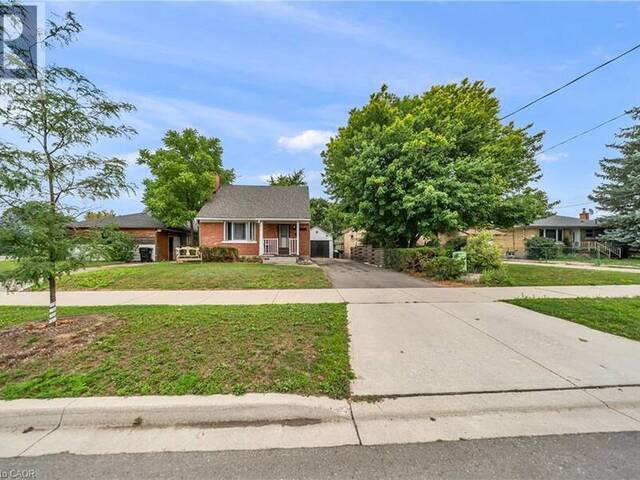 478 GREENFIELD Avenue Kitchener Ontario, N2C 1G1 - 5 Bedrooms Home For Sale