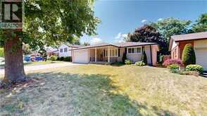 31 APPLEWOOD Lane | London Ontario | Slide Image Three