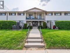 30 FLAMINGO Drive Unit# 30 Elmira Ontario, N3B 1V5