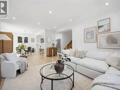 1379 CHRISTINA Court Burlington Ontario, L7P 2V8