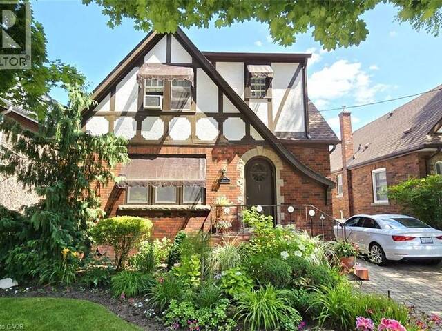 107 BOND Street S Hamilton Ontario, L8S 1S9 - 3 Bedrooms Home For Sale