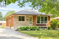 6 ROBROY Court | Brantford Ontario | Slide Image Two