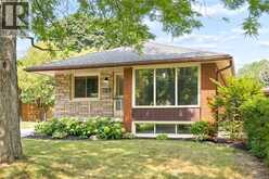 6 ROBROY Court | Brantford Ontario | Slide Image Three