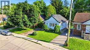 61 GLENMOUNT Avenue | Hamilton Ontario | Slide Image Thirty-nine